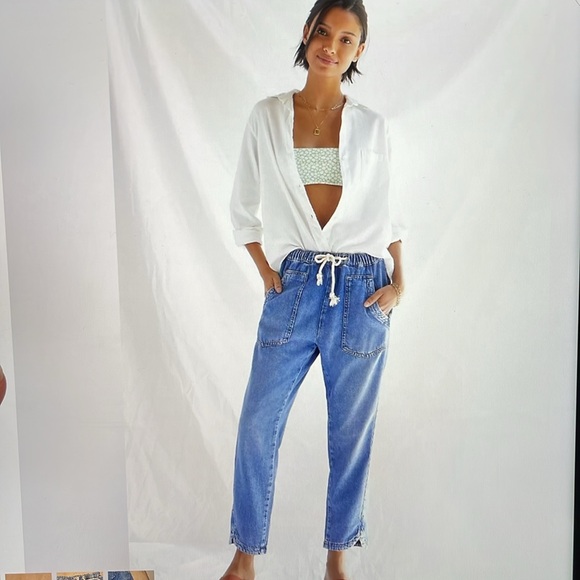 Pilcro Ultra High Rise Relaxed Pull On Jeans Size L Soft Elastic Waist EUC - Picture 2 of 16